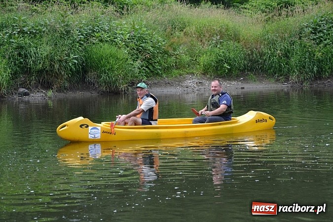 Zdjęcie w galerii na portalu naszraciborz.pl: Chałupki-Bogumin. Sezon kajakowy otwarty  wiadomości z regionu