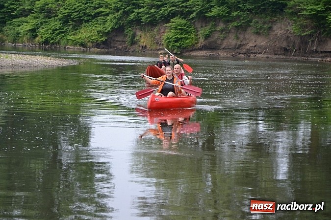 Zdjęcie w galerii na portalu naszraciborz.pl: Chałupki-Bogumin. Sezon kajakowy otwarty  wiadomości z regionu