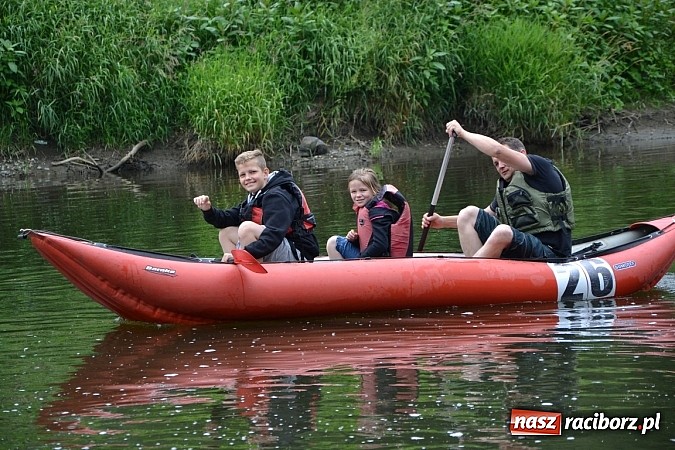 Zdjęcie w galerii na portalu naszraciborz.pl: Chałupki-Bogumin. Sezon kajakowy otwarty  wiadomości z regionu