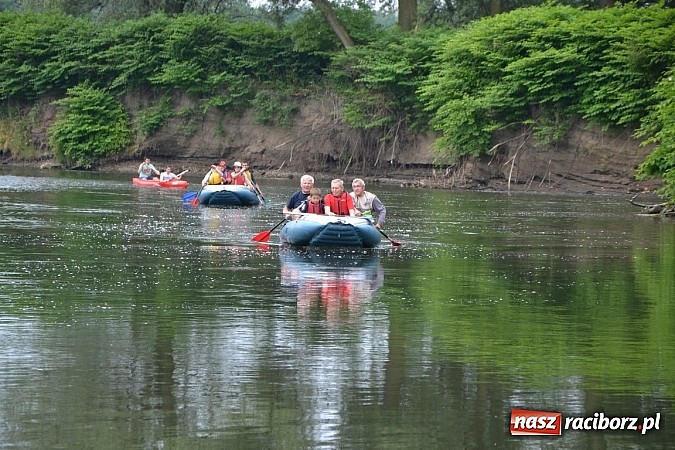 Zdjęcie w galerii na portalu naszraciborz.pl: Chałupki-Bogumin. Sezon kajakowy otwarty  wiadomości z regionu