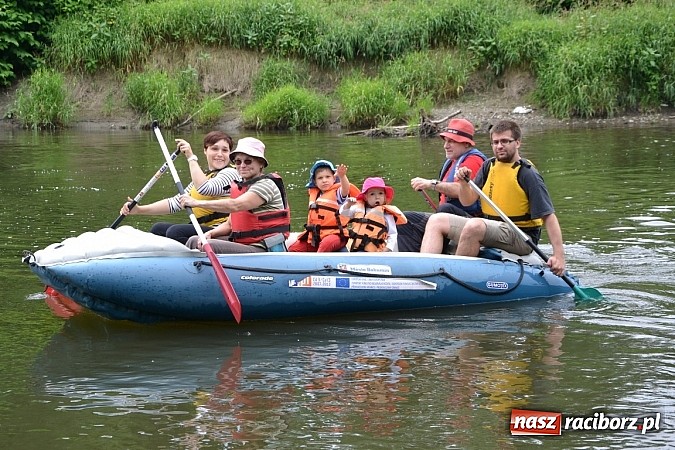Zdjęcie w galerii na portalu naszraciborz.pl: Chałupki-Bogumin. Sezon kajakowy otwarty  wiadomości z regionu