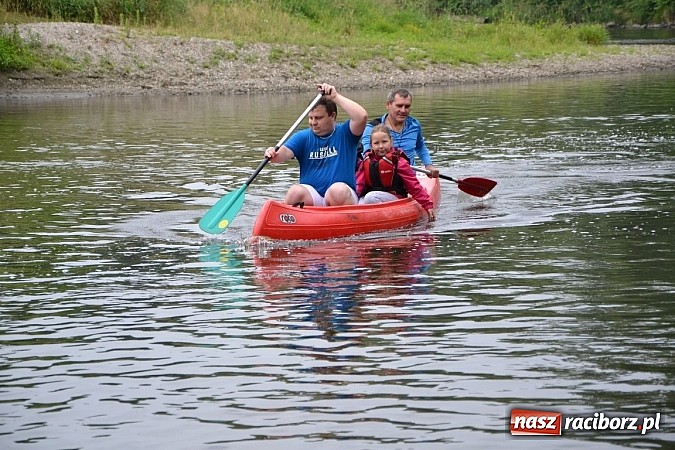 Zdjęcie w galerii na portalu naszraciborz.pl: Chałupki-Bogumin. Sezon kajakowy otwarty  wiadomości z regionu