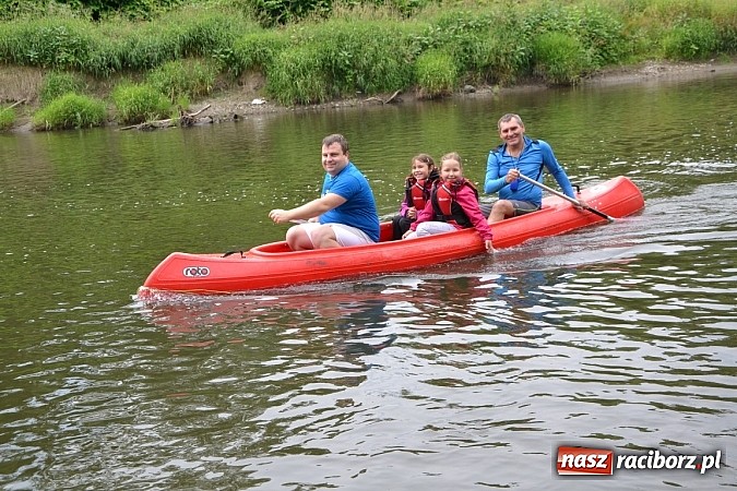 Zdjęcie w galerii na portalu naszraciborz.pl: Chałupki-Bogumin. Sezon kajakowy otwarty  wiadomości z regionu