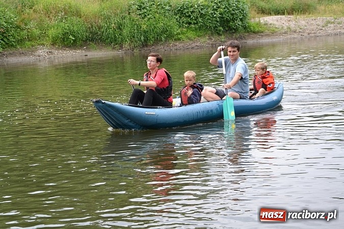 Zdjęcie w galerii na portalu naszraciborz.pl: Chałupki-Bogumin. Sezon kajakowy otwarty  wiadomości z regionu