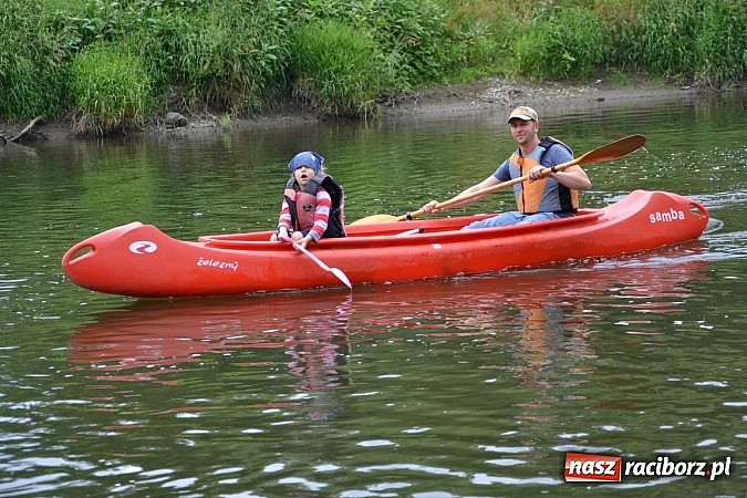 Zdjęcie w galerii na portalu naszraciborz.pl: Chałupki-Bogumin. Sezon kajakowy otwarty  wiadomości z regionu