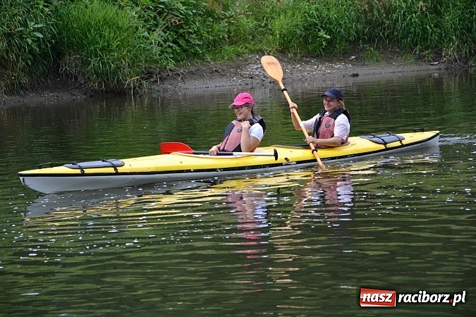 Zdjęcie w galerii na portalu naszraciborz.pl: Chałupki-Bogumin. Sezon kajakowy otwarty  wiadomości z regionu