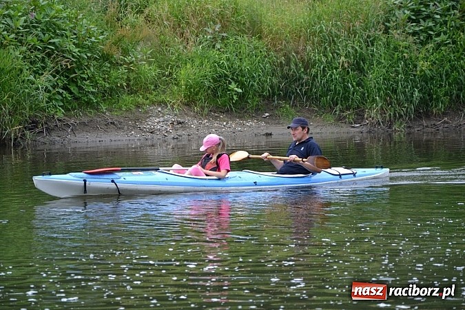 Zdjęcie w galerii na portalu naszraciborz.pl: Chałupki-Bogumin. Sezon kajakowy otwarty  wiadomości z regionu