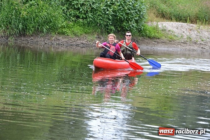 Zdjęcie w galerii na portalu naszraciborz.pl: Chałupki-Bogumin. Sezon kajakowy otwarty  wiadomości z regionu