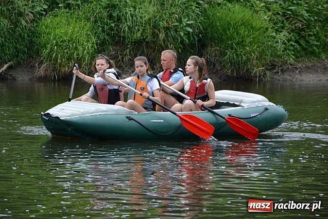 Zdjęcie w galerii na portalu naszraciborz.pl: Chałupki-Bogumin. Sezon kajakowy otwarty  wiadomości z regionu
