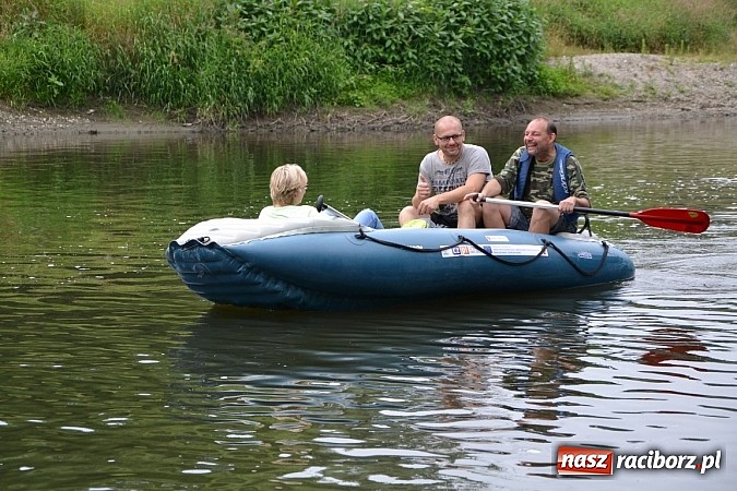Zdjęcie w galerii na portalu naszraciborz.pl: Chałupki-Bogumin. Sezon kajakowy otwarty  wiadomości z regionu