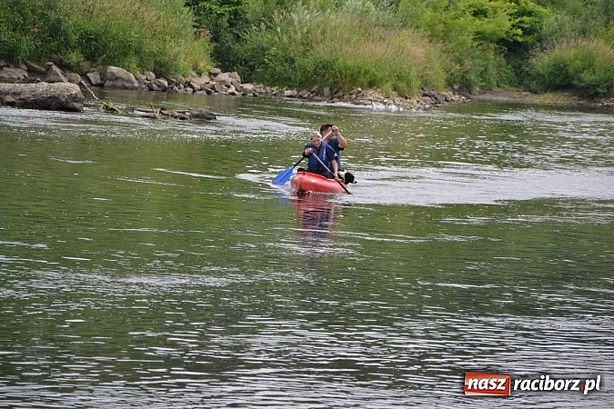 Zdjęcie w galerii na portalu naszraciborz.pl: Chałupki-Bogumin. Sezon kajakowy otwarty  wiadomości z regionu