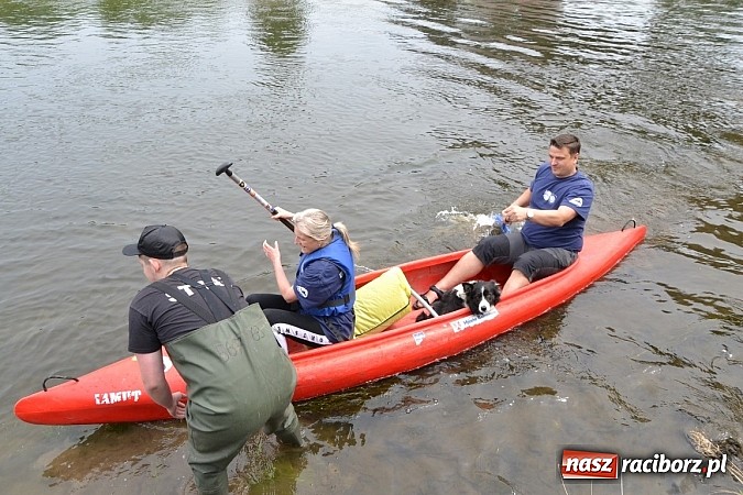 Zdjęcie w galerii na portalu naszraciborz.pl: Chałupki-Bogumin. Sezon kajakowy otwarty  wiadomości z regionu