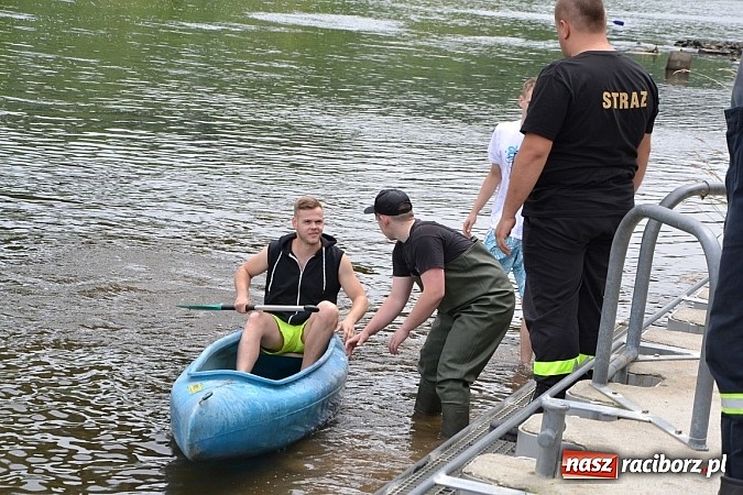 Zdjęcie w galerii na portalu naszraciborz.pl: Chałupki-Bogumin. Sezon kajakowy otwarty  wiadomości z regionu