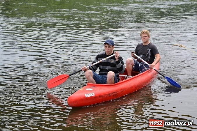 Zdjęcie w galerii na portalu naszraciborz.pl: Chałupki-Bogumin. Sezon kajakowy otwarty  wiadomości z regionu