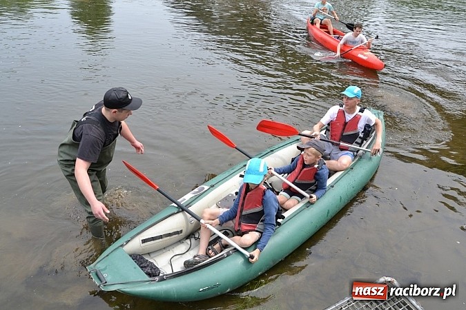 Zdjęcie w galerii na portalu naszraciborz.pl: Chałupki-Bogumin. Sezon kajakowy otwarty  wiadomości z regionu