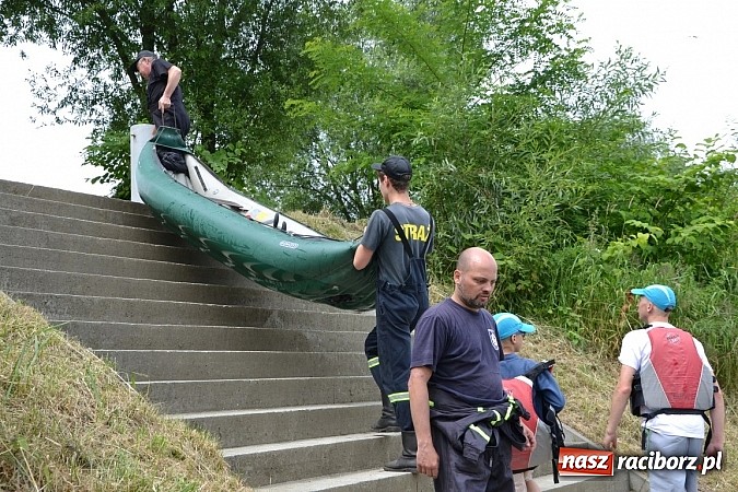 Zdjęcie w galerii na portalu naszraciborz.pl: Chałupki-Bogumin. Sezon kajakowy otwarty  wiadomości z regionu