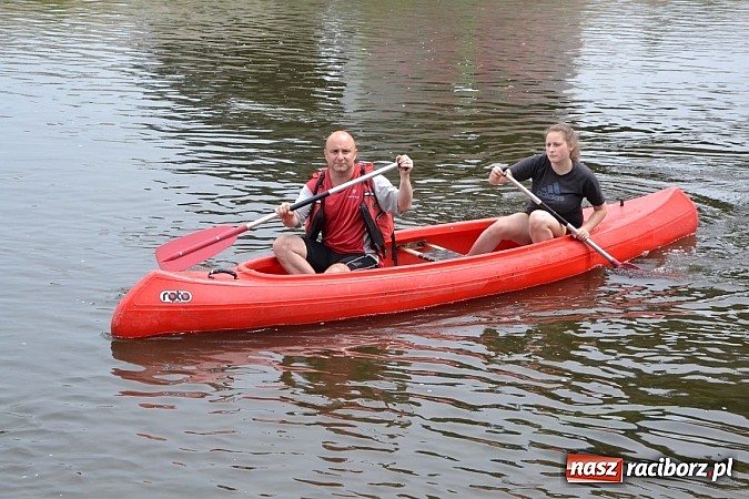 Zdjęcie w galerii na portalu naszraciborz.pl: Chałupki-Bogumin. Sezon kajakowy otwarty  wiadomości z regionu