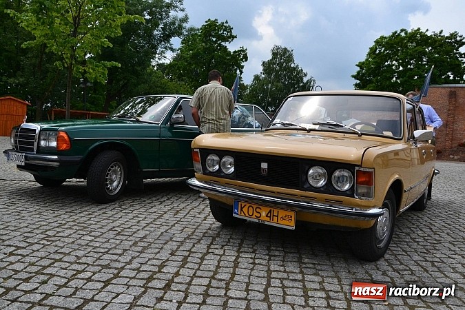 Zdjęcie w galerii na portalu naszraciborz.pl: Uczestnicy VIII Zlotu Pojazdów Zabytkowych zawitali na Zamek Piastowski w Raciborzu wiadomości z regionu