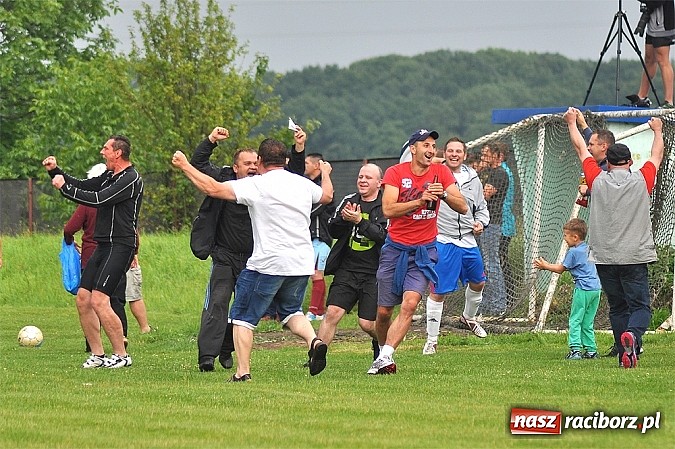 Zdjęcie w galerii na portalu naszraciborz.pl: Strzelec Rzuchów awansował do A klasy wiadomości z regionu