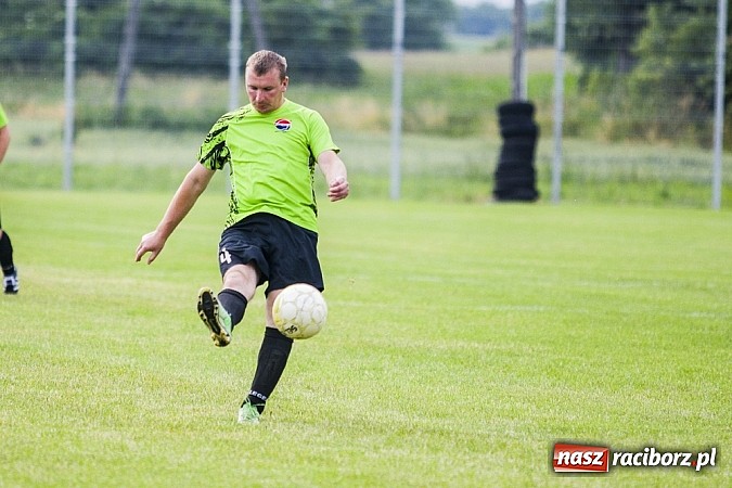 Zdjęcie w galerii na portalu naszraciborz.pl: Cyprzanów: Pożegnania z piłką nadszedł czas. Wilhelm Chory zakończył karierę wiadomości z regionu