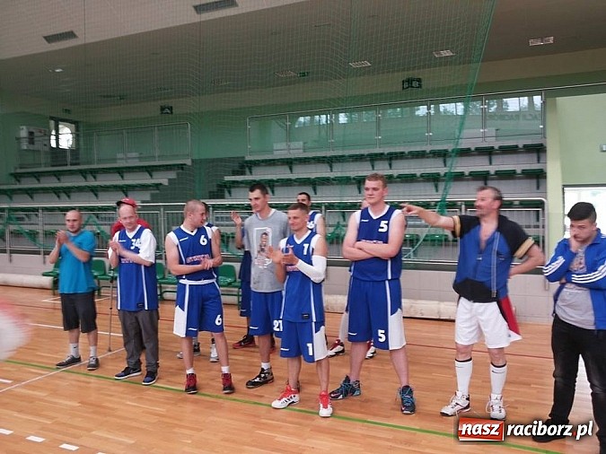 Zdjęcie w galerii na portalu naszraciborz.pl: Koszykówka. Czarodzieje z Dywyty wiadomości z regionu