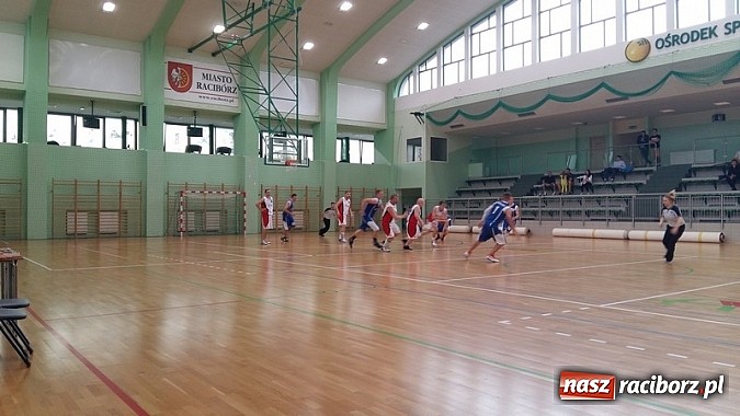 Zdjęcie w galerii na portalu naszraciborz.pl: Koszykówka. Czarodzieje z Dywyty wiadomości z regionu