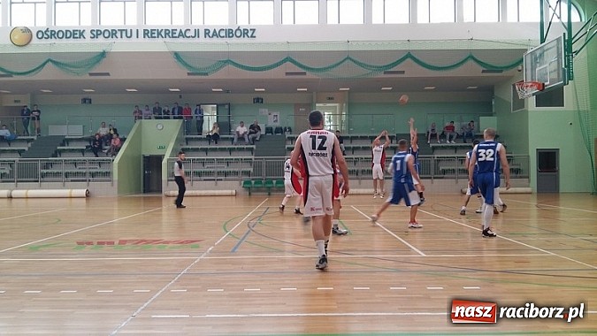 Zdjęcie w galerii na portalu naszraciborz.pl: Koszykówka. Czarodzieje z Dywyty wiadomości z regionu