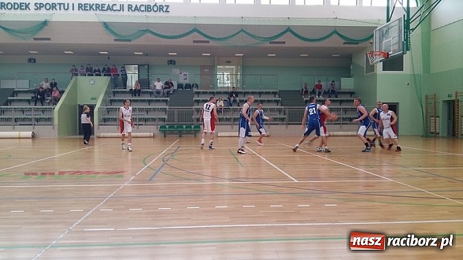 Zdjęcie w galerii na portalu naszraciborz.pl: Koszykówka. Czarodzieje z Dywyty wiadomości z regionu