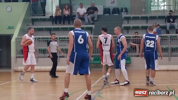 Zdjęcie w galerii na portalu naszraciborz.pl: Koszykówka. Czarodzieje z Dywyty wiadomości z regionu