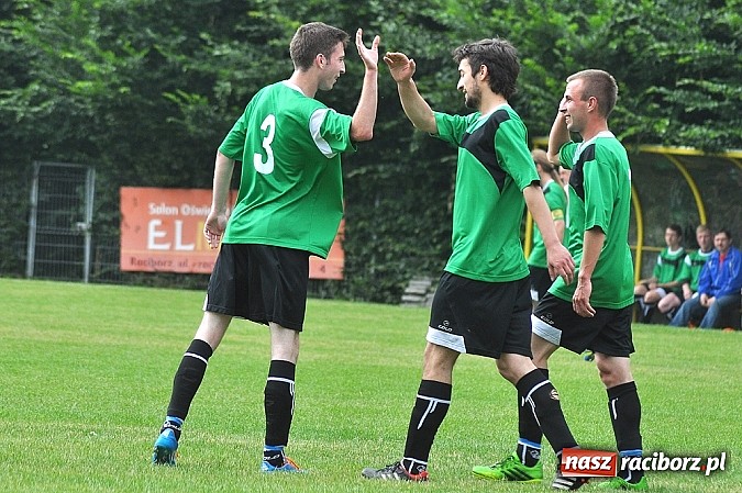 Zdjęcie w galerii na portalu naszraciborz.pl: Unia Racibórz z pucharem prezydenta wiadomości z regionu