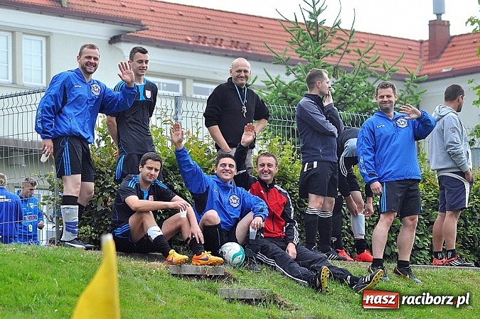 Zdjęcie w galerii na portalu naszraciborz.pl: Unia Racibórz z pucharem prezydenta wiadomości z regionu