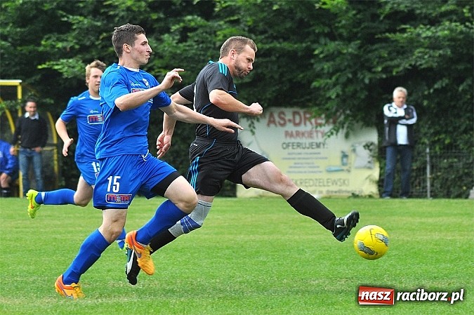 Zdjęcie w galerii na portalu naszraciborz.pl: Unia Racibórz z pucharem prezydenta wiadomości z regionu