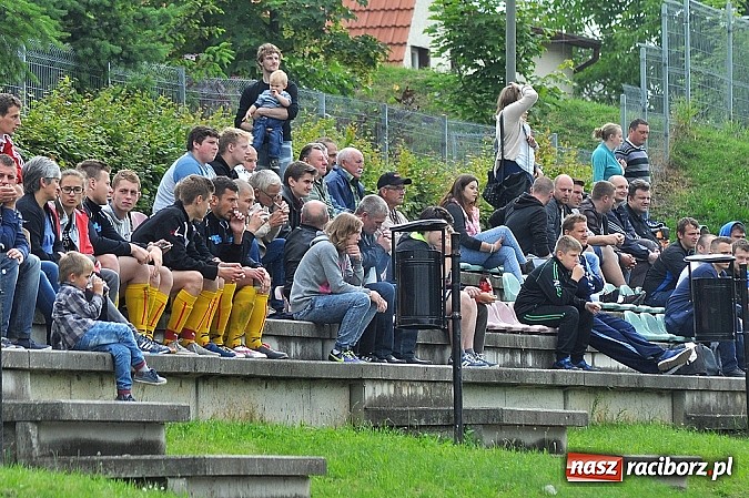 Zdjęcie w galerii na portalu naszraciborz.pl: Unia Racibórz z pucharem prezydenta wiadomości z regionu