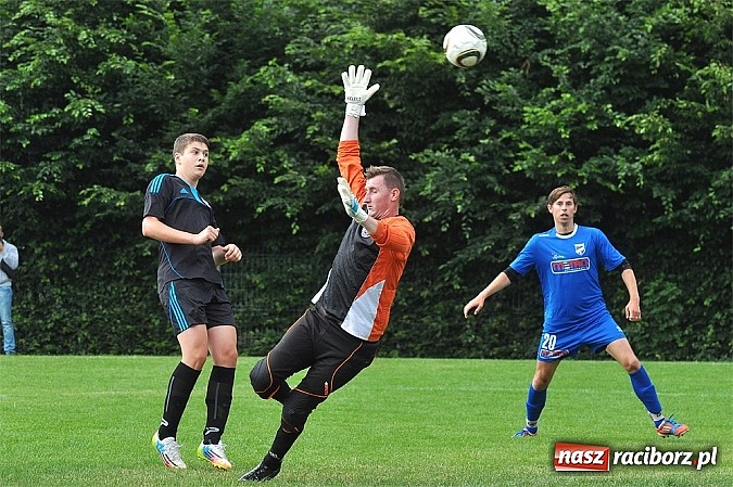 Zdjęcie w galerii na portalu naszraciborz.pl: Unia Racibórz z pucharem prezydenta wiadomości z regionu