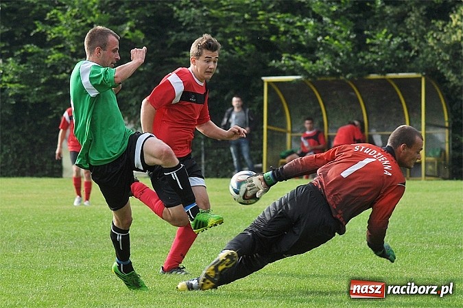 Zdjęcie w galerii na portalu naszraciborz.pl: Unia Racibórz z pucharem prezydenta wiadomości z regionu