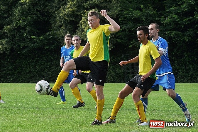 Zdjęcie w galerii na portalu naszraciborz.pl: Unia Racibórz z pucharem prezydenta wiadomości z regionu