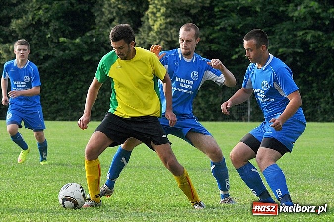 Zdjęcie w galerii na portalu naszraciborz.pl: Unia Racibórz z pucharem prezydenta wiadomości z regionu