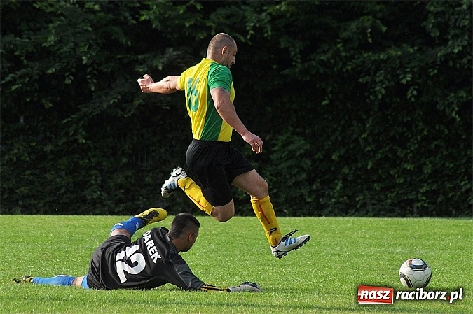 Zdjęcie w galerii na portalu naszraciborz.pl: Unia Racibórz z pucharem prezydenta wiadomości z regionu