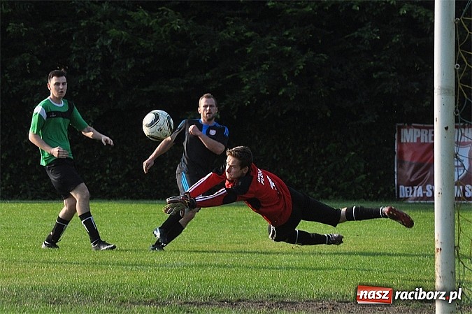 Zdjęcie w galerii na portalu naszraciborz.pl: Unia Racibórz z pucharem prezydenta wiadomości z regionu
