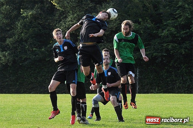 Zdjęcie w galerii na portalu naszraciborz.pl: Unia Racibórz z pucharem prezydenta wiadomości z regionu