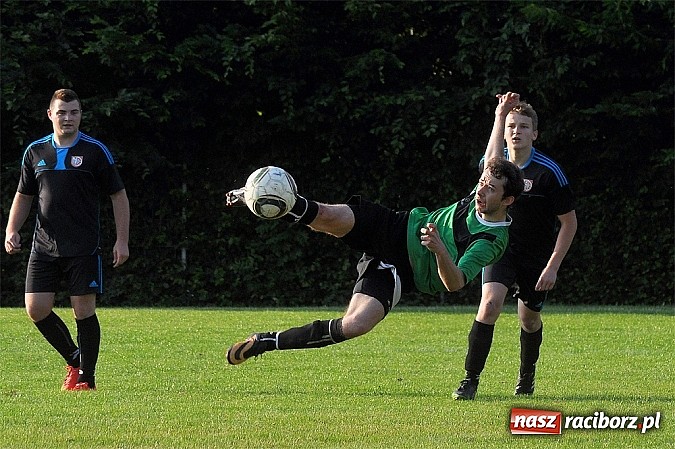 Zdjęcie w galerii na portalu naszraciborz.pl: Unia Racibórz z pucharem prezydenta wiadomości z regionu