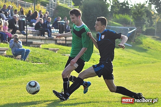 Zdjęcie w galerii na portalu naszraciborz.pl: Unia Racibórz z pucharem prezydenta wiadomości z regionu