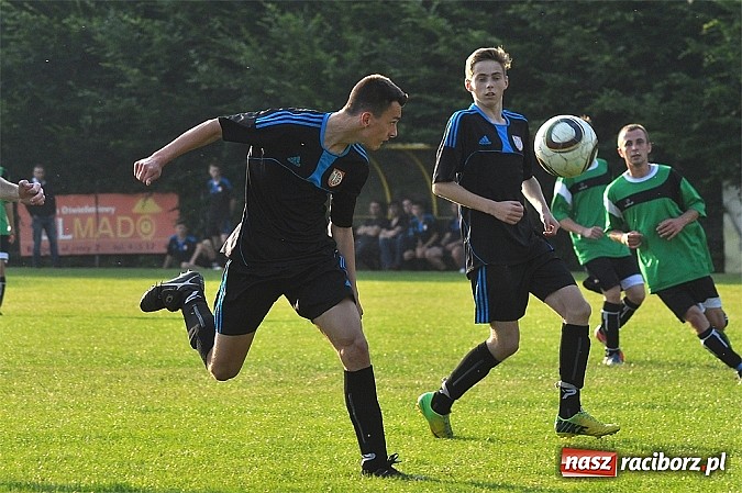 Zdjęcie w galerii na portalu naszraciborz.pl: Unia Racibórz z pucharem prezydenta wiadomości z regionu