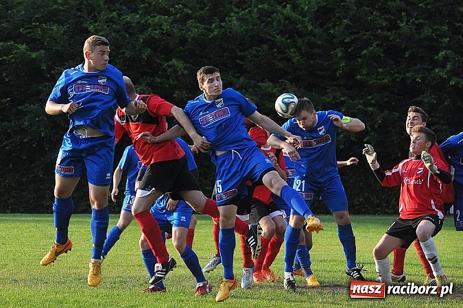Zdjęcie w galerii na portalu naszraciborz.pl: Unia Racibórz z pucharem prezydenta wiadomości z regionu