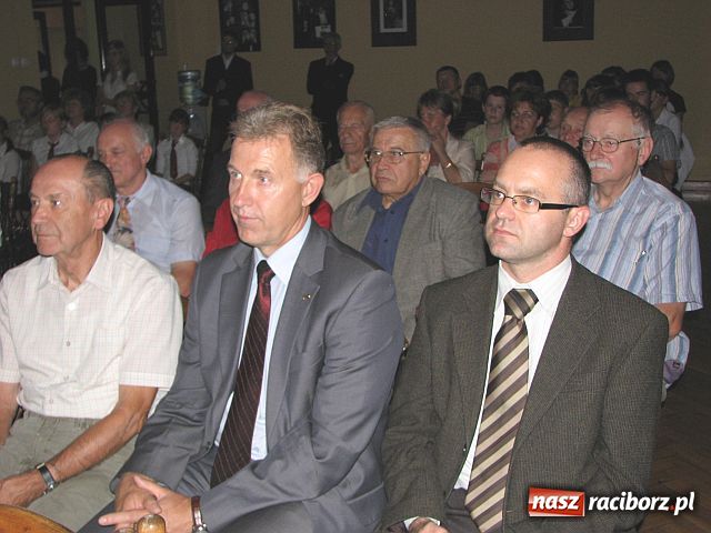 Zdjęcie w galerii na portalu naszraciborz.pl: Patriotyczna wieczornica w Strzesze wiadomości z regionu