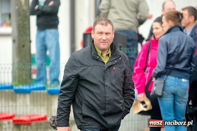 Zdjęcie w galerii na portalu naszraciborz.pl: Tworków Cup 2015: Deszczowy drugi dzień piłkarskich zmagań. Naprzód lepszy od Startu. Puchar pojechał do Rydułtów wiadomości z regionu