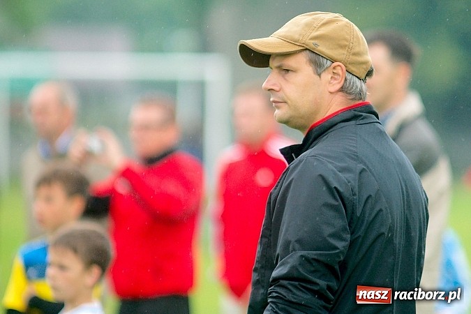 Zdjęcie w galerii na portalu naszraciborz.pl: Tworków Cup 2015: Deszczowy drugi dzień piłkarskich zmagań. Naprzód lepszy od Startu. Puchar pojechał do Rydułtów wiadomości z regionu