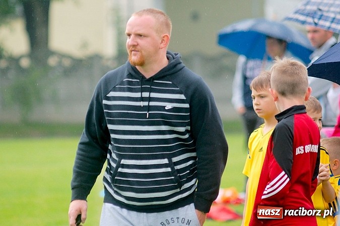 Zdjęcie w galerii na portalu naszraciborz.pl: Tworków Cup 2015: Deszczowy drugi dzień piłkarskich zmagań. Naprzód lepszy od Startu. Puchar pojechał do Rydułtów wiadomości z regionu