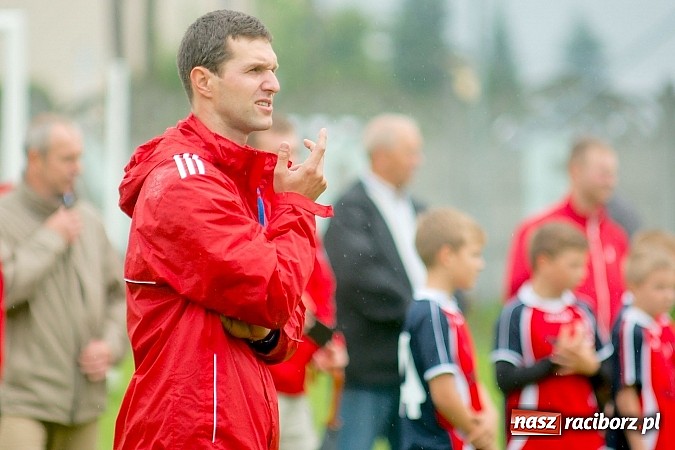 Zdjęcie w galerii na portalu naszraciborz.pl: Tworków Cup 2015: Deszczowy drugi dzień piłkarskich zmagań. Naprzód lepszy od Startu. Puchar pojechał do Rydułtów wiadomości z regionu