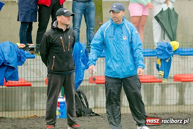 Zdjęcie w galerii na portalu naszraciborz.pl: Tworków Cup 2015: Deszczowy drugi dzień piłkarskich zmagań. Naprzód lepszy od Startu. Puchar pojechał do Rydułtów wiadomości z regionu